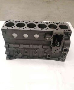 Motora bloks CUMMINS 6BT KOMATSU S6D102 (jauns) Motora bloks CUMMINS 6BT KOMATSU S6D102 (jauns)