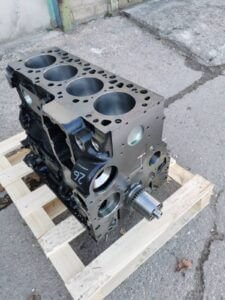 Iveco F4GE0454 motora bloks komplektā, piemērots Dieci Agri Farmer 28.7 iekrāvējiem Iveco F4GE0454 motora bloks komplektā, piemērots Dieci Agri Farmer 28.7 iekrāvējiem