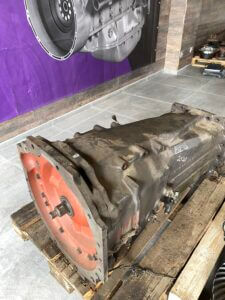 MASSEY FERGUSON 6100. sērijas pārnesumkārba Dynashift 3715019M17 (LIETOTS)