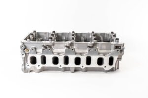 Variklio galvutė 11039-MA70A (NAUJA) Variklio galvutė 11039-MA70A (NAUJA)