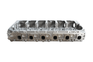 IVECO / FPT F2CE0681B/C variklio galvutė 5801661862 (NAUJA) IVECO / FPT F2CE0681B/C variklio galvutė 5801661862 (NAUJA)
