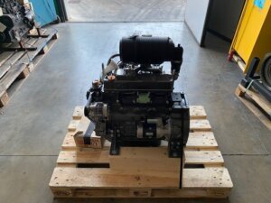 YANMAR 4TNV88 dzinējs (JAUNS) YANMAR 4TNV88 dzinējs (JAUNS)